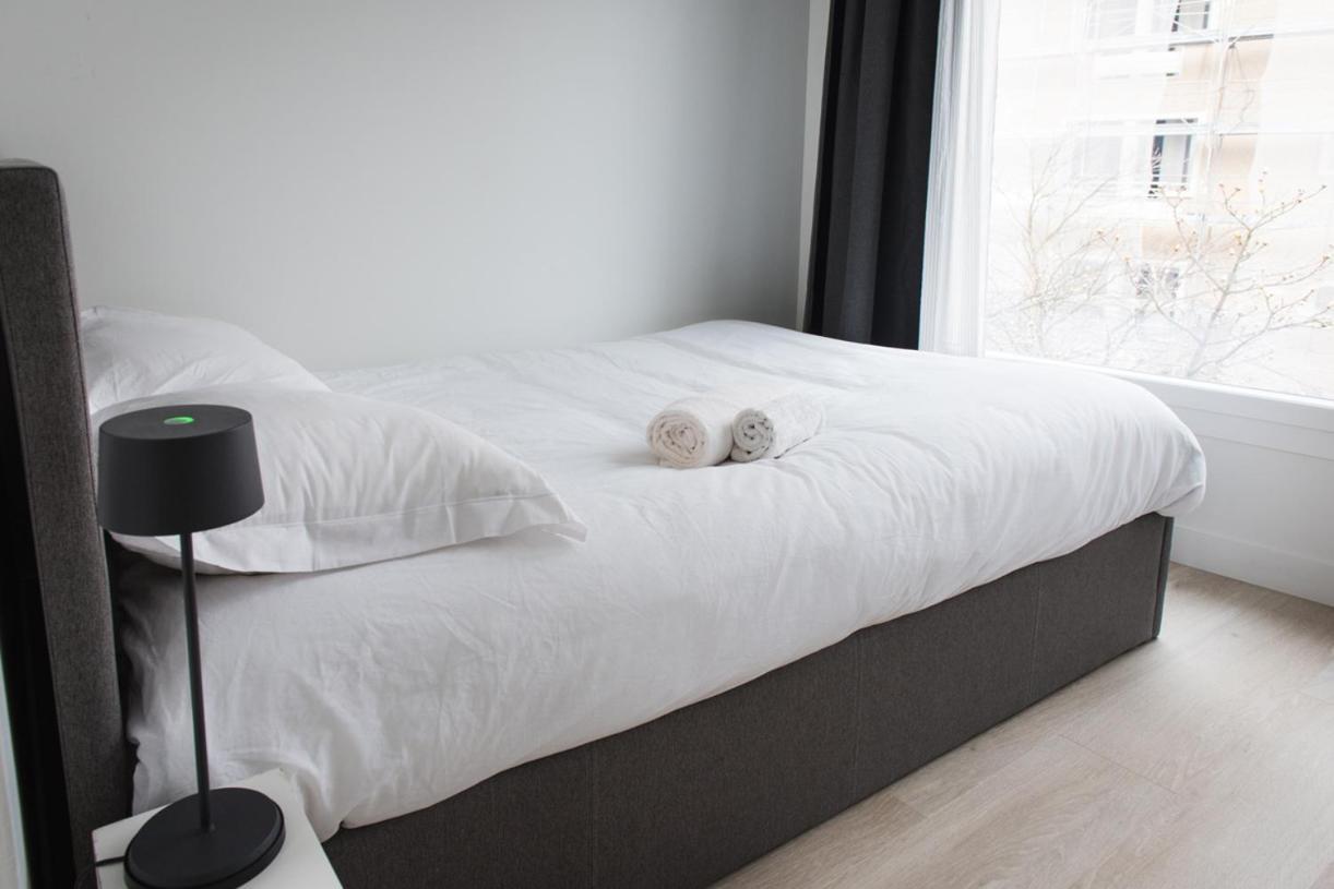 Homyparis * Parijs